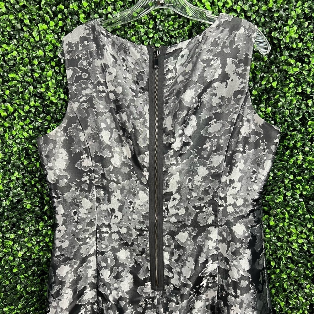 MICHAEL MICHAEL KORS | Lightweight Jacquard Shift Dress - Picture 9 of 11